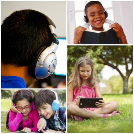 Quatre photos d'enfants lisant avec des écouteurs et des tablettes.